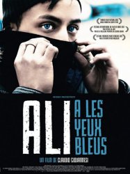 Ali a les yeux bleus