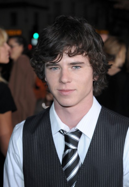 Charlie McDermott