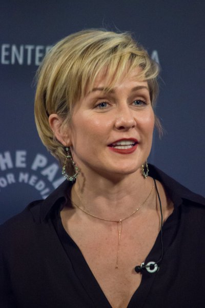 Amy Carlson